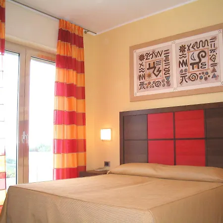 מלון Costa Azzurra פולסנו